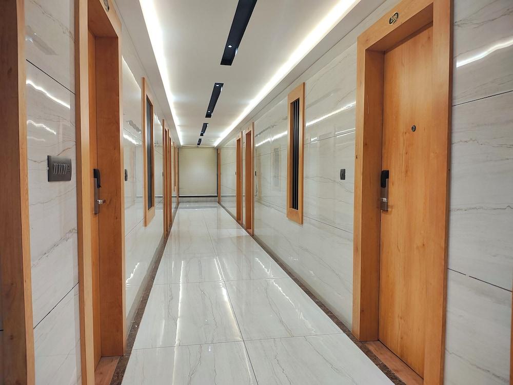 Aceotel Premier TK Morbi