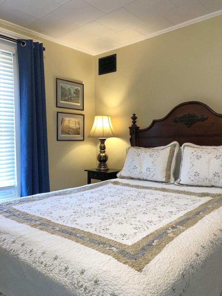 The Vine Bed & Breakfast LLC