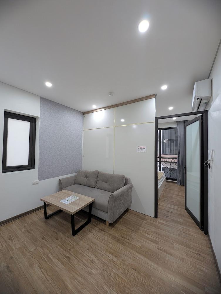 Era Apartment Lac Long Quan