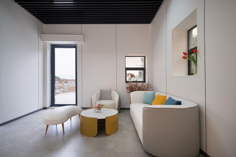 Pingtan Travel Notes Cat Head