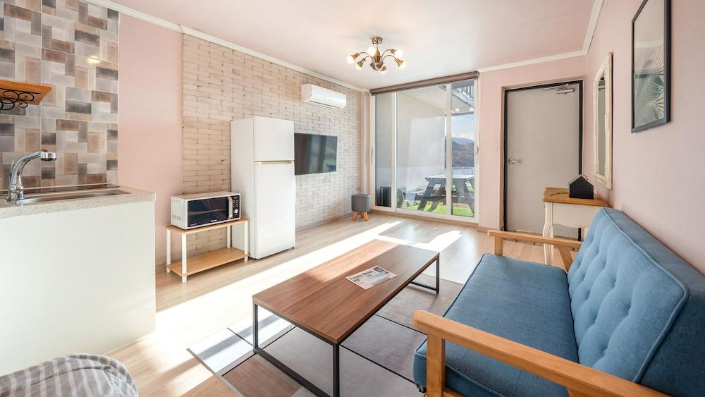 Yeosu Island Pet Pension