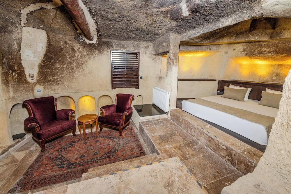 ARIEN CAVE SUITES
