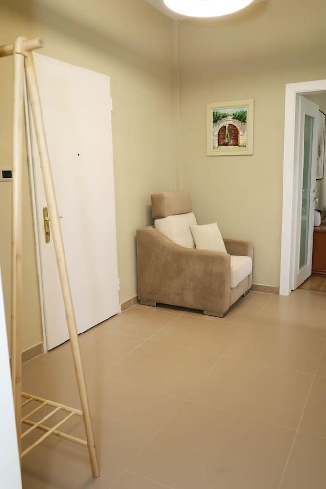 Kron s Apartment in Shkod r