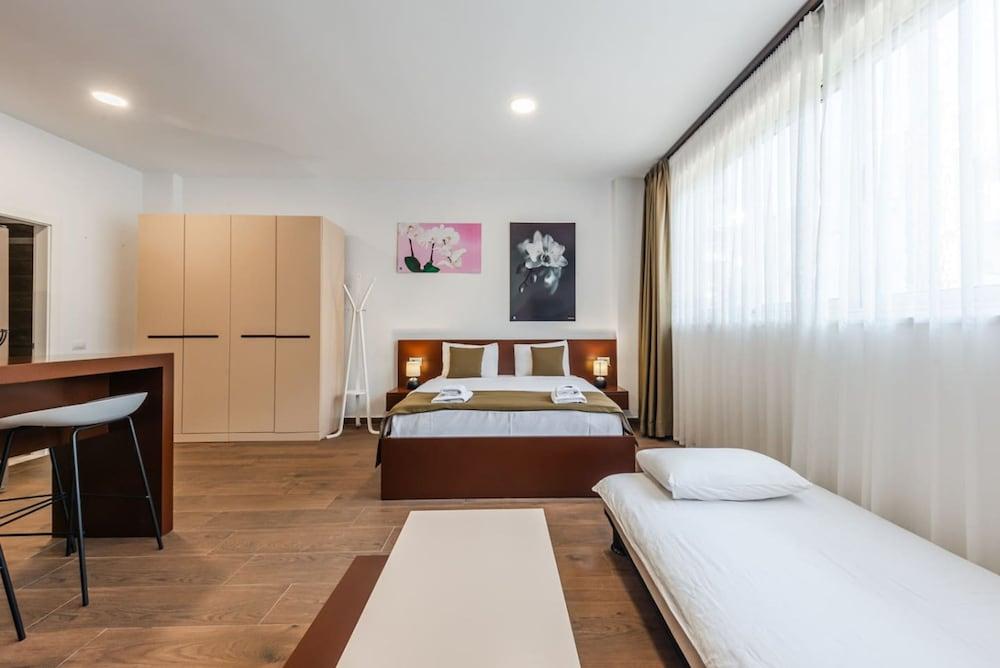 Modern Studio by the Beach - Orkidea