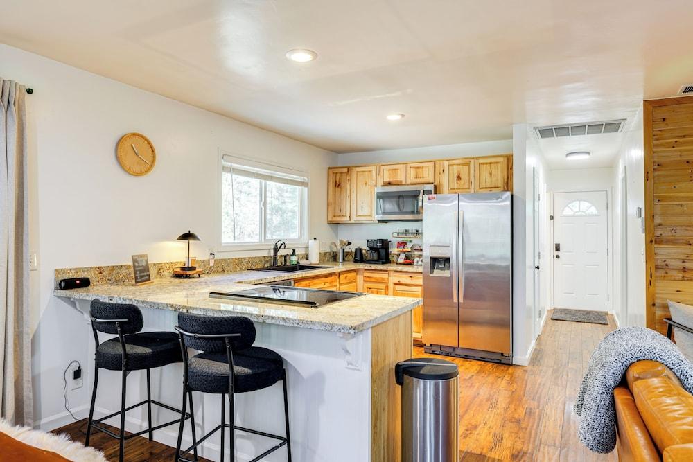 Access to Pine Mountain Lake: Family Cabin w/ Deck