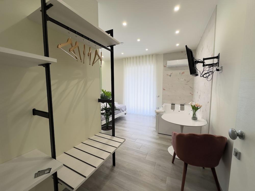 Al Civico 3 Home & Suites