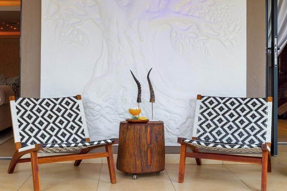 Royal Mukumbura Boutique Hotel