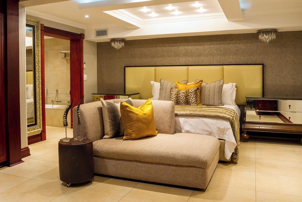 Royal Mukumbura Boutique Hotel