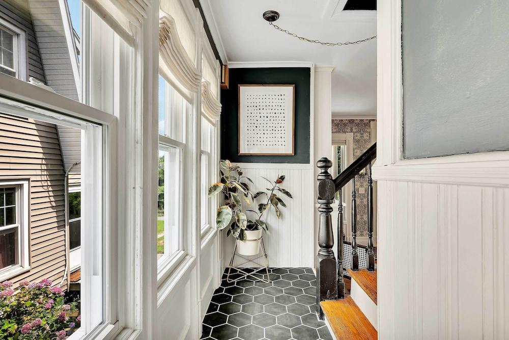 Spacious Home w/ Yard & Patio, 2 Mi to Dtwn Troy