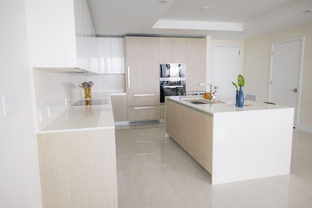 Private Condos at Amrit Ocean Resort