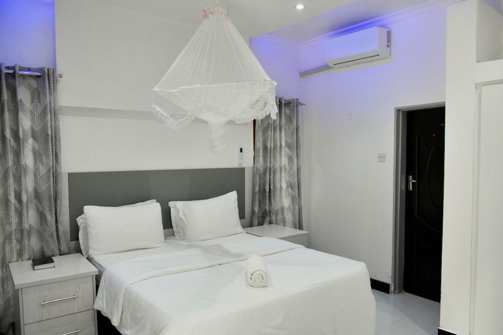 Alexandrina's Corner Bed and Breakfast