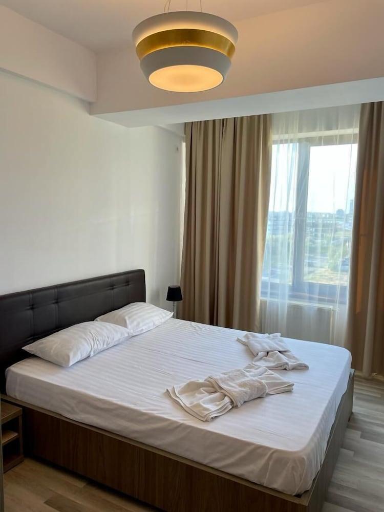 Infinity Summerland Apartment