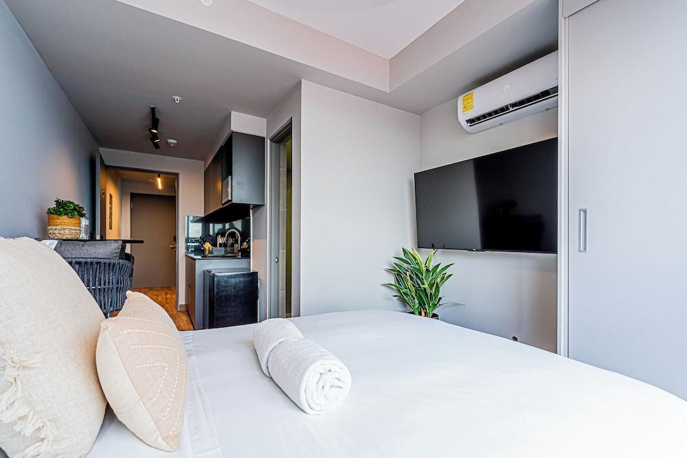 Centriqo by Wynwood house