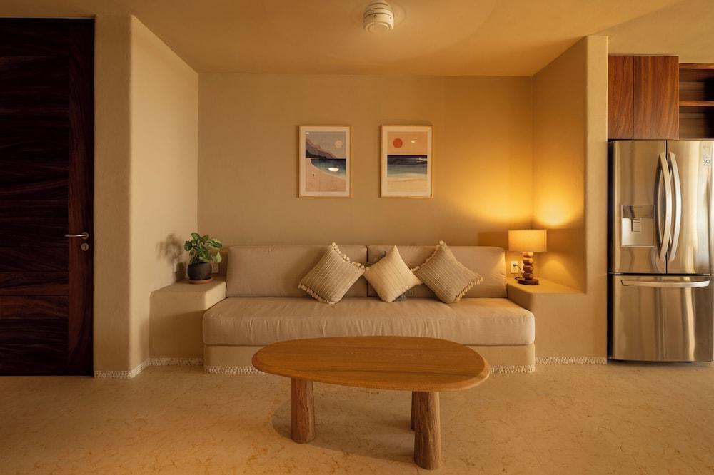 Beachfront Condo Los Panchos 101