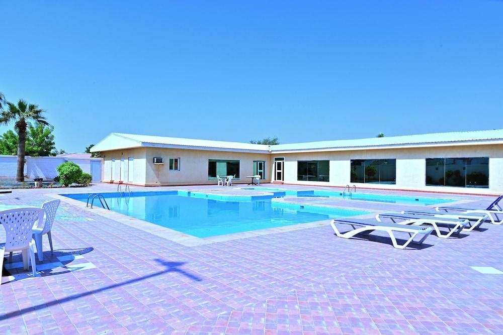 Al Meem M&M Compound