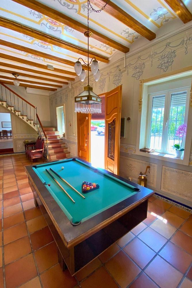 Room-orange Room Your Refuge of Tranqu