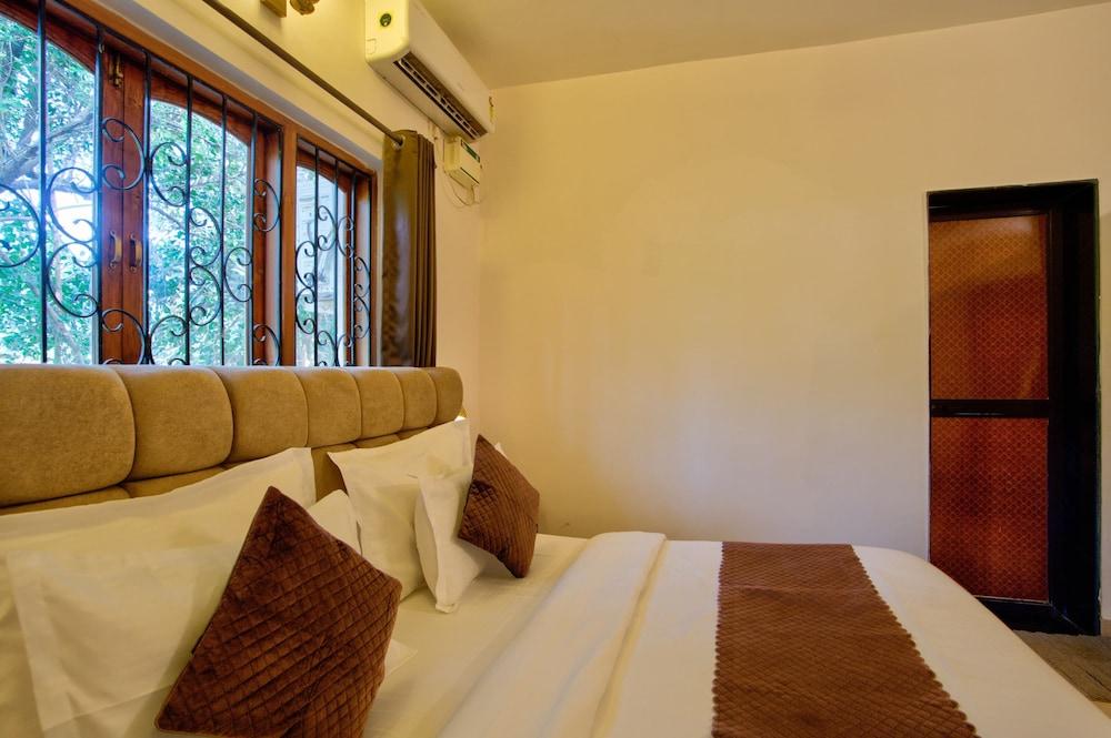 CLOSE2C BY THE ARKS VILLA