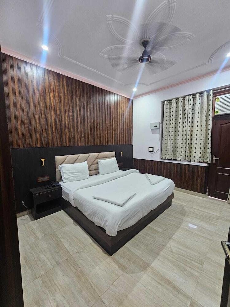 Shri Krishna Divine Dham