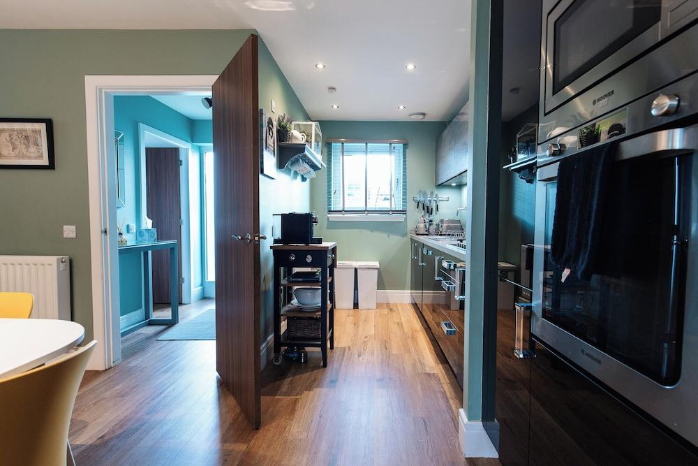 3br-sleeps6-parking-garden-citycentre