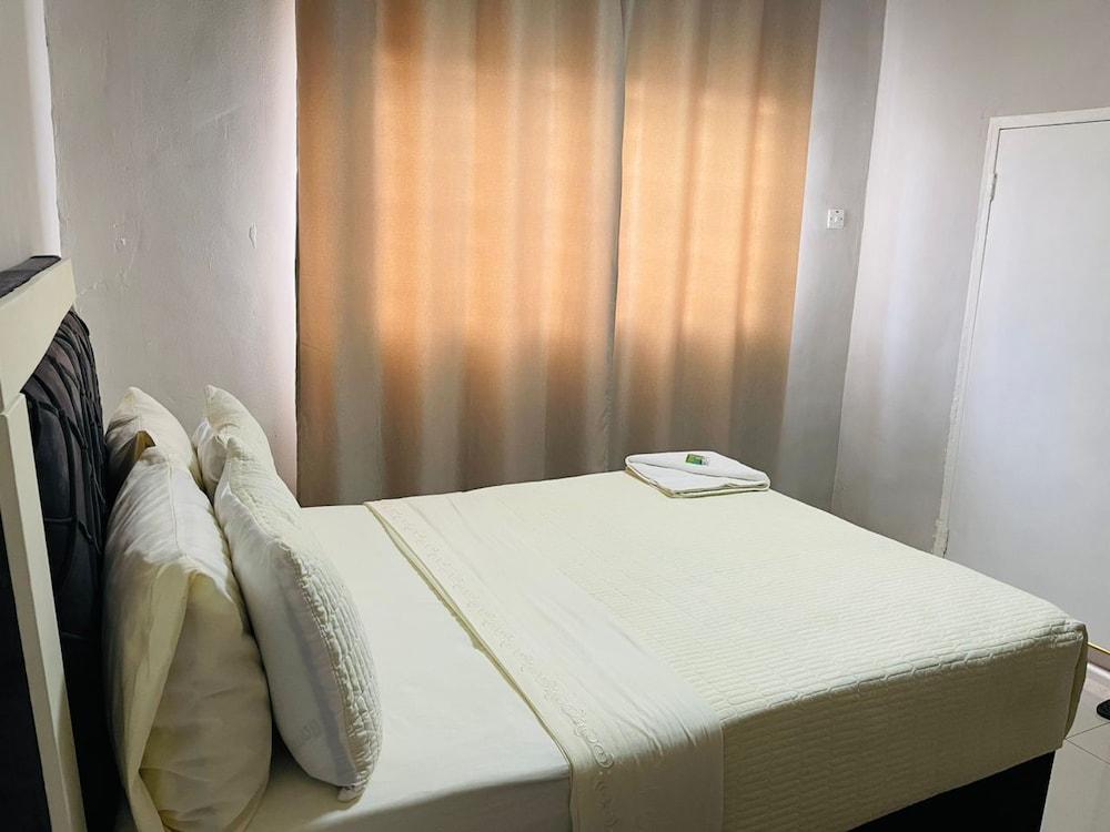 Afro Varieties Lodge