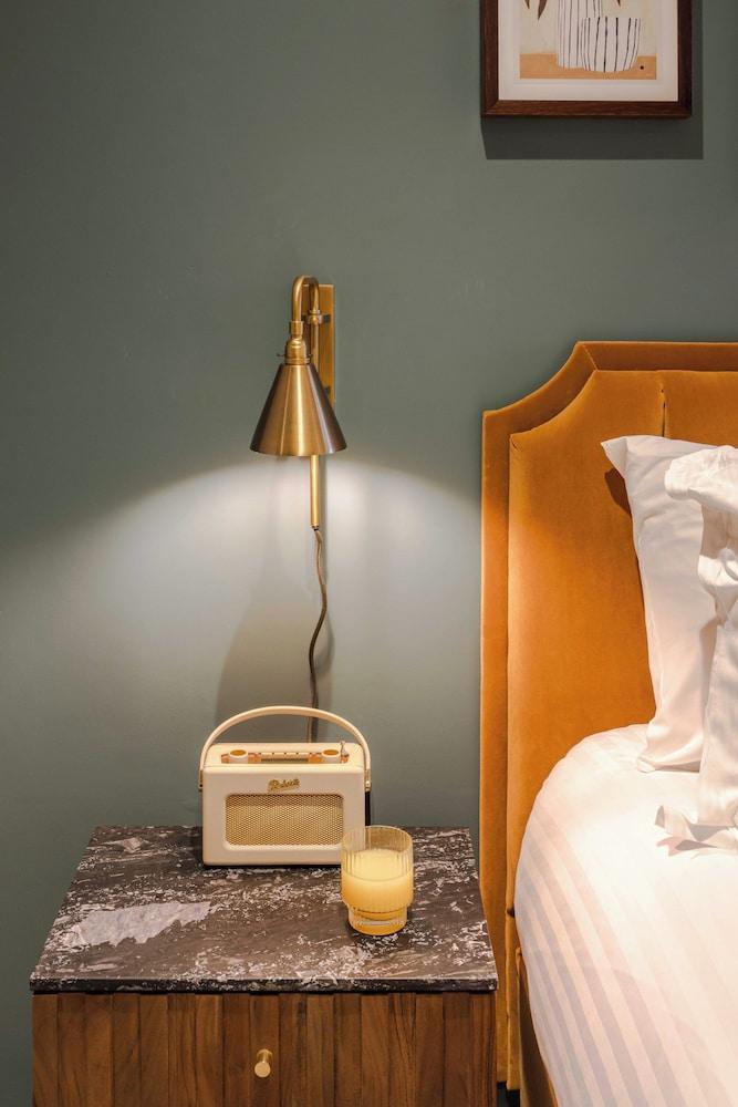 Waterside Living I Luxe Apartments