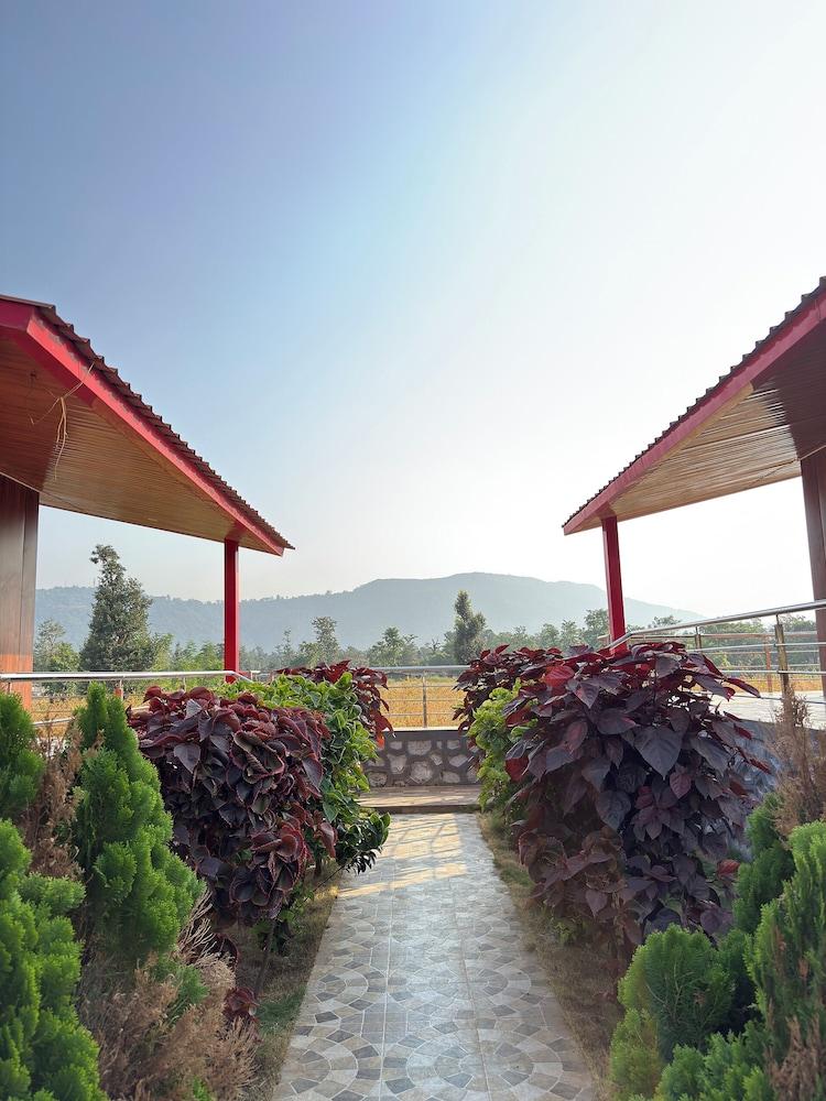 Daksh The Valley Resort - Saputara