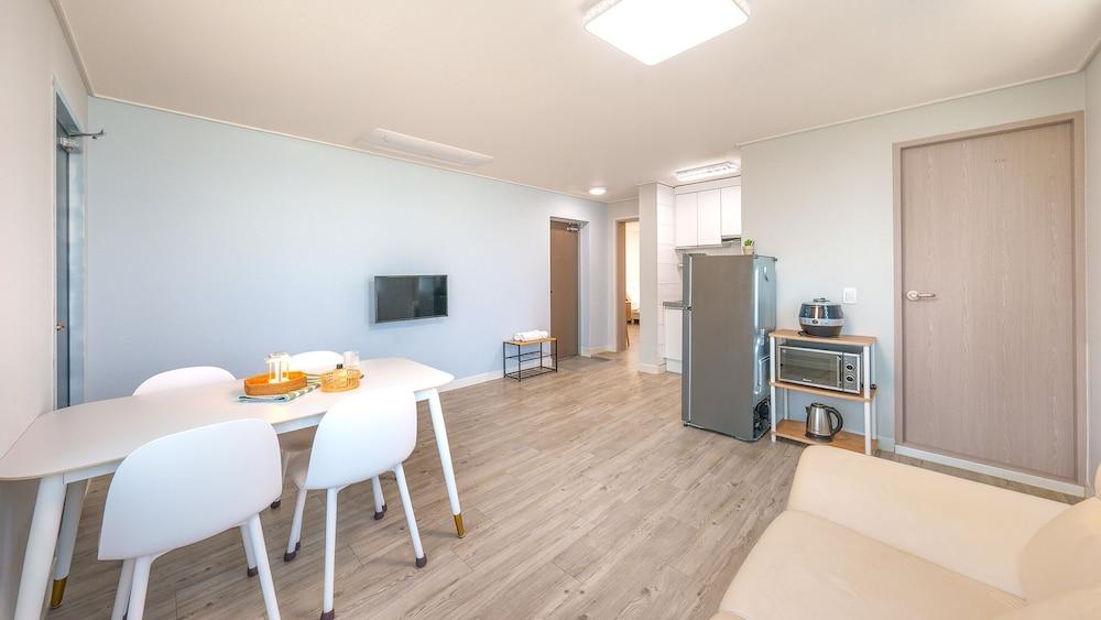 Gyeongju Gampo Laviangrose Pool Villa