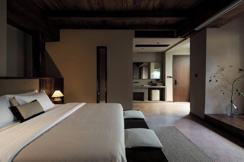 Xishuangbanna Jinghong Hidden in Nature