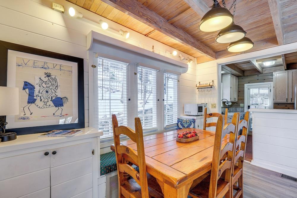 Walkable 'green Gables Cottage' in Lake Arrowhead