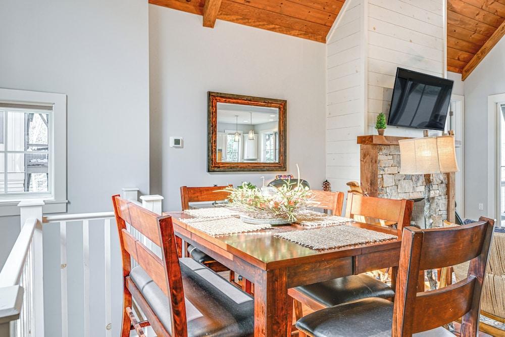 Direct Lake Access & Fire Pit: Tuckasegee Cottage!