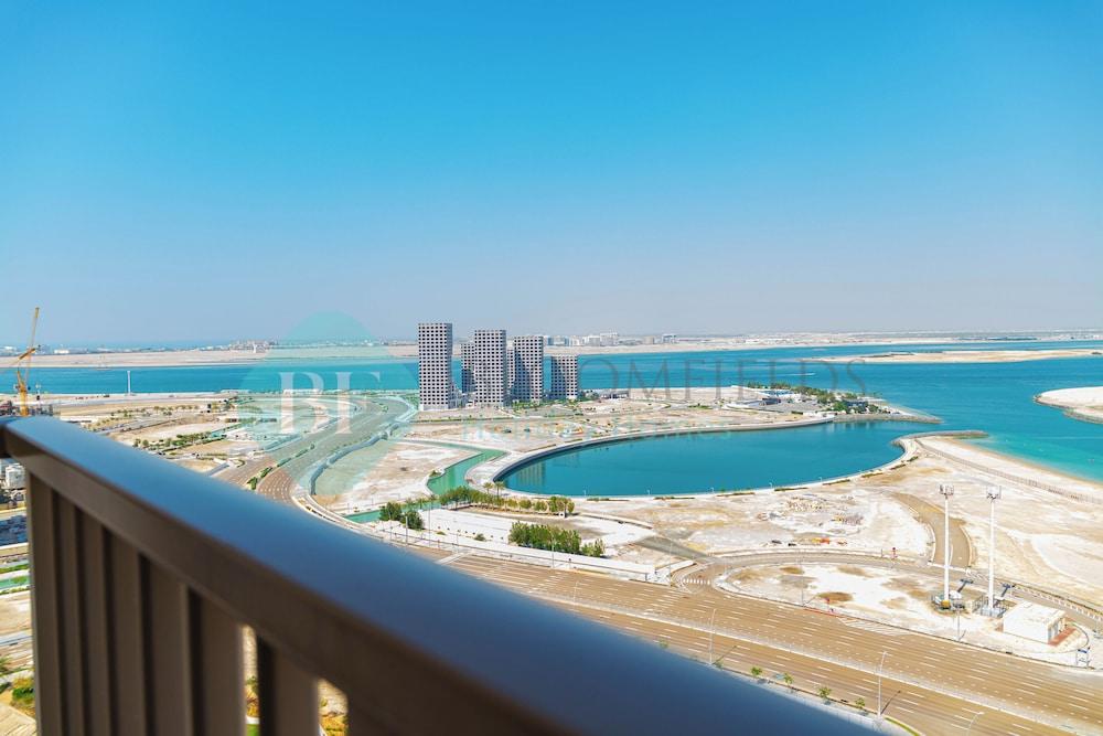 Bloomfields Premium 1BR Reflection