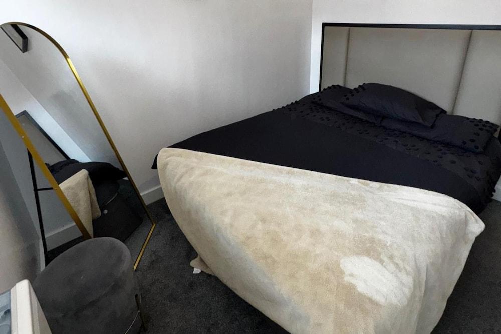 Central Sheffield 3-bed Apt, Sleeps 6 With Parking