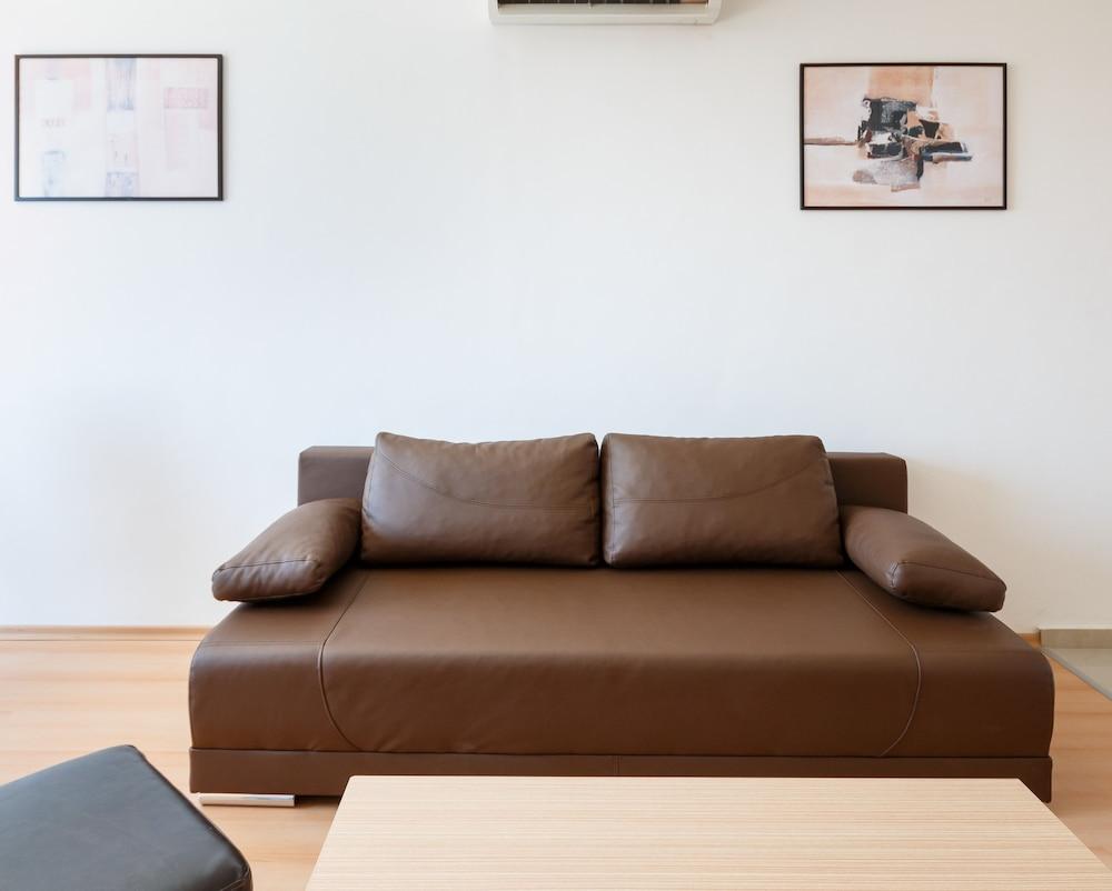 New Line Village Apartments, up to 4 Guests