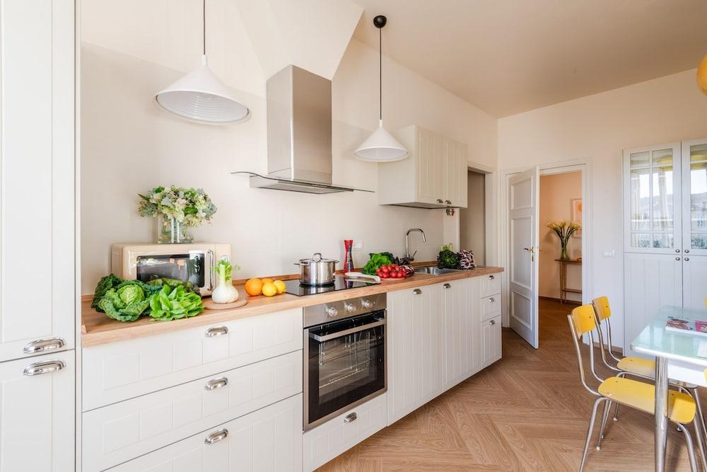 Casa Dante in Lucca With 3 Bedrooms and 2 Bathrooms