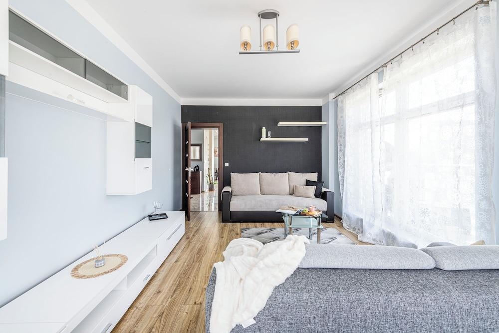 Lion Apartments - The Wave