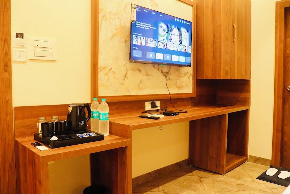 The Velar Hotel, Vijay Nagar