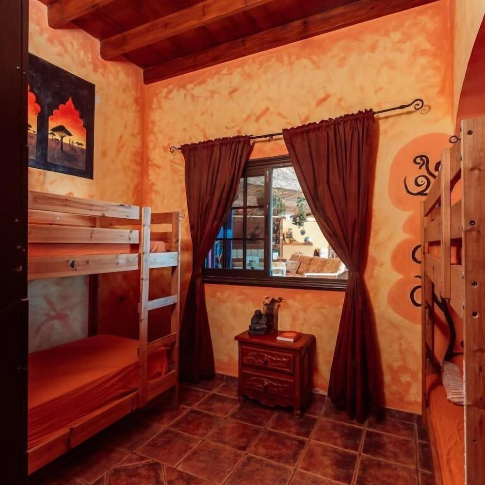 Los Amigos Nest Hostel