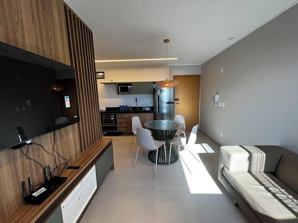 Studio Design 3 Apt 604