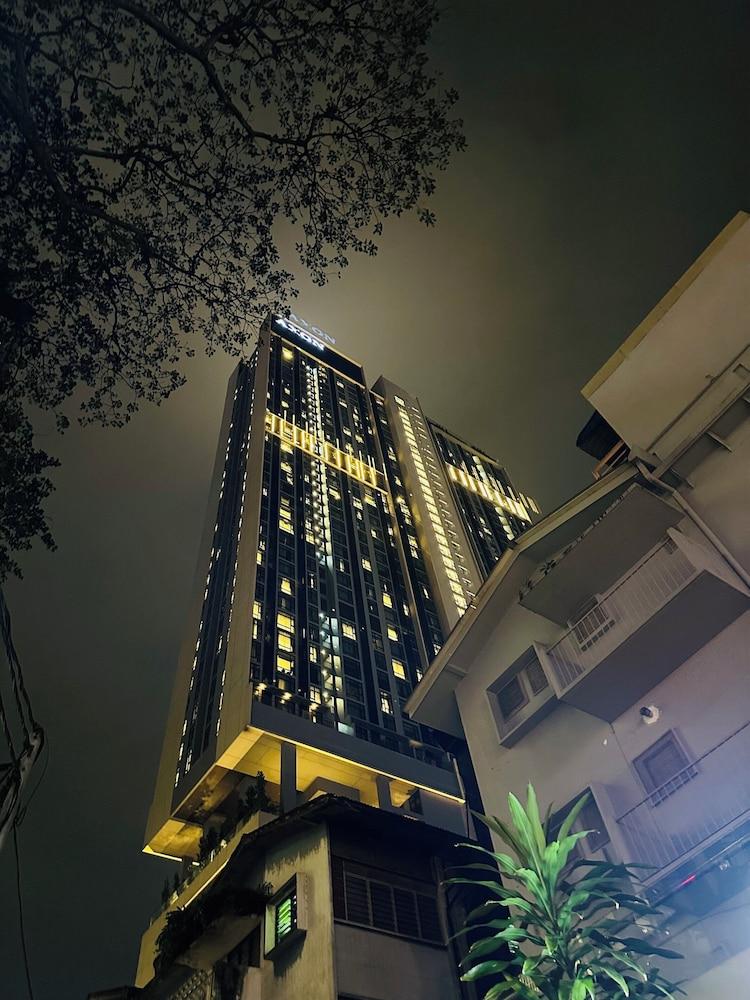 Residence Axon Bukit Bintang by TaheeenS