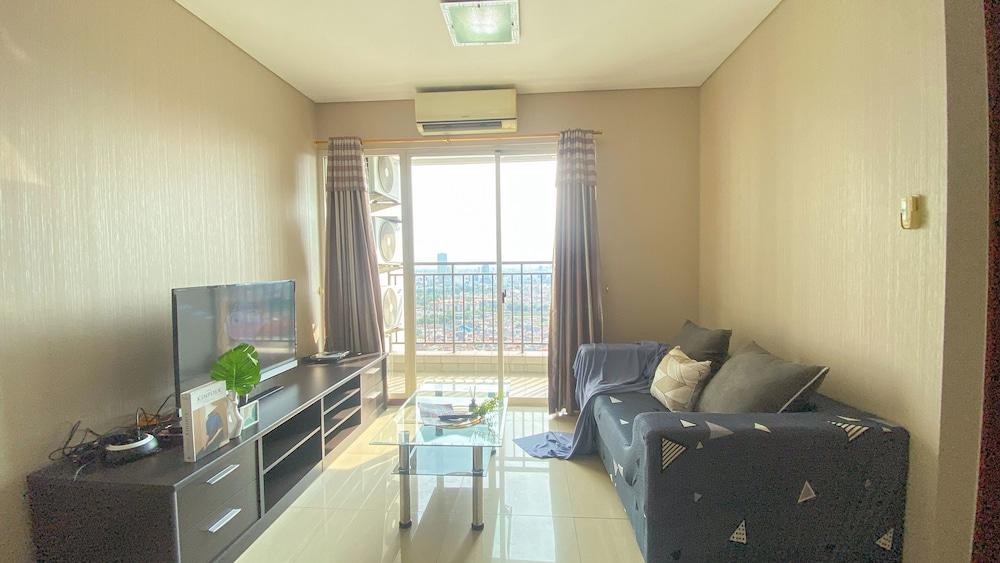 Spacious And Good 3Br At Thamrin Residence Apartment
