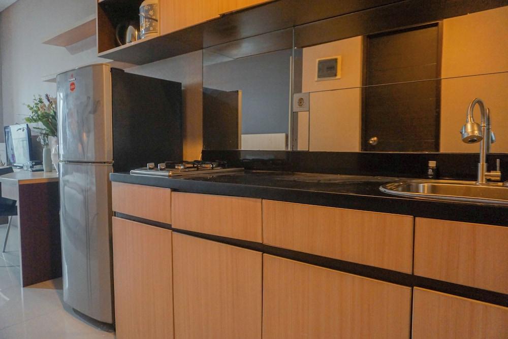 Comfortable Studio At Tamansari Semanggi Apartment