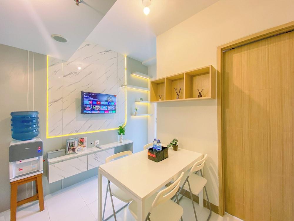 Simply 2Br Apartment At Tokyo Riverside Pik 2