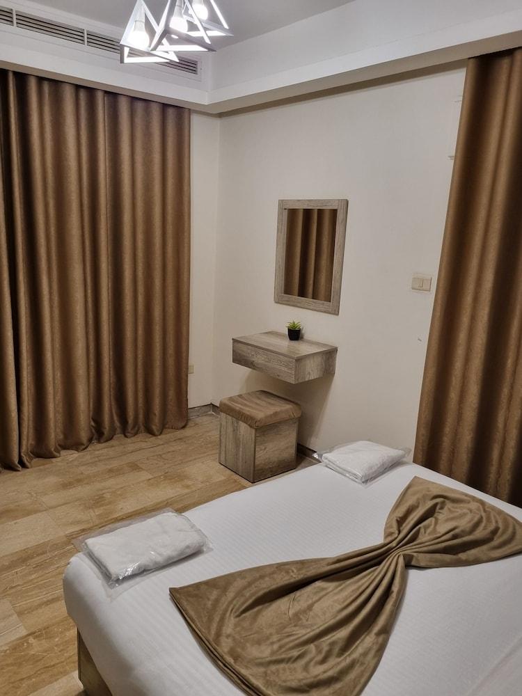 Unique 2bedroom at Abdoun 001