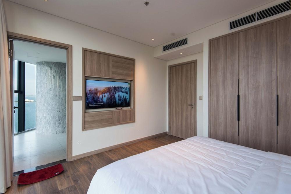 A La Carte Ha Long Residence