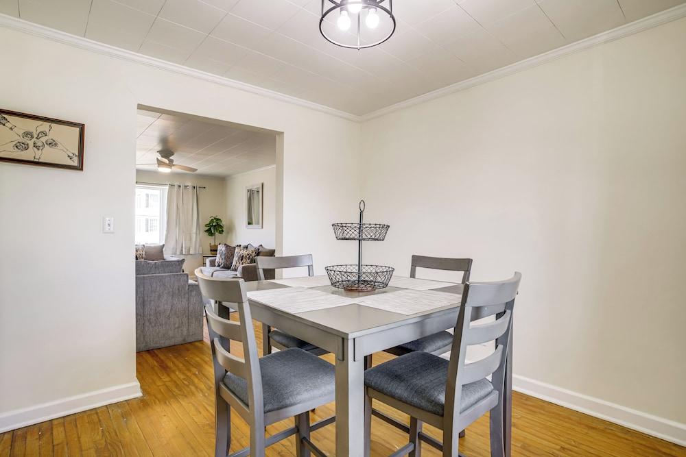 Cambridge Apt in Walkable Neighborhood