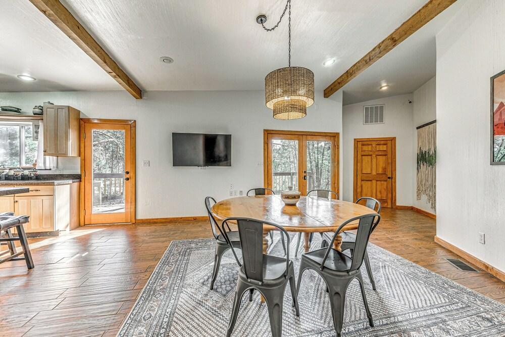 Walk to Midtown Ruidoso: Modern-rustic Cabin