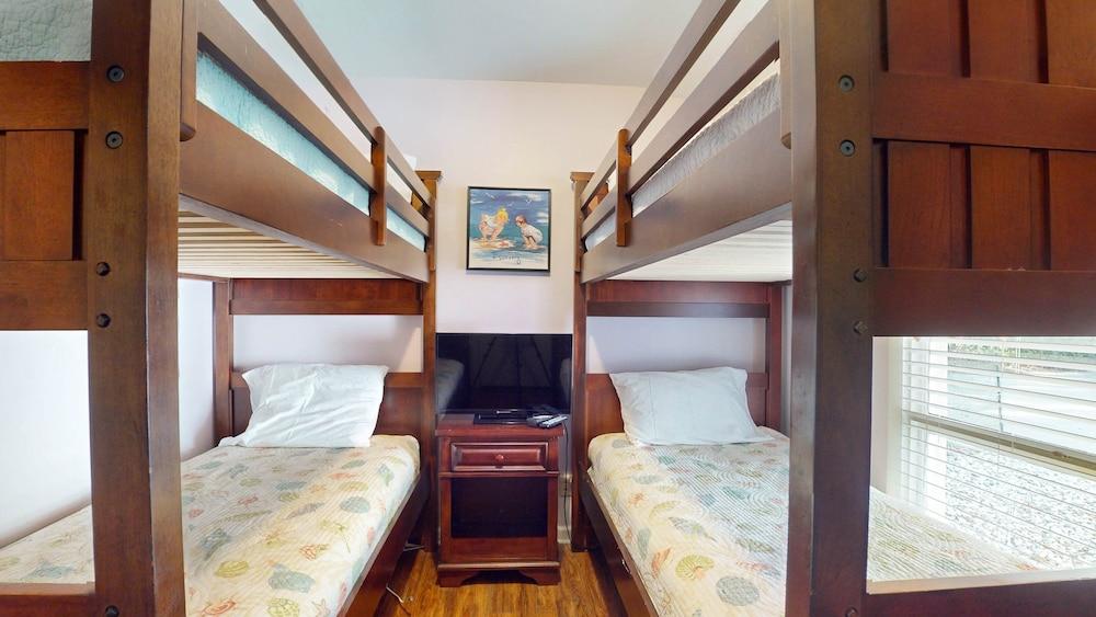 Paradise Cove 4 Bedroom Home