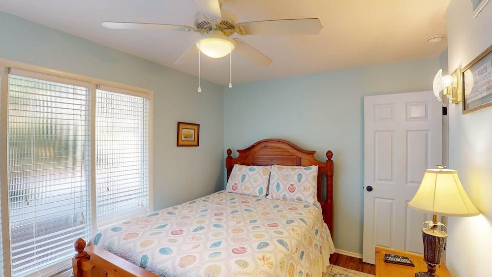 Paradise Cove 4 Bedroom Home