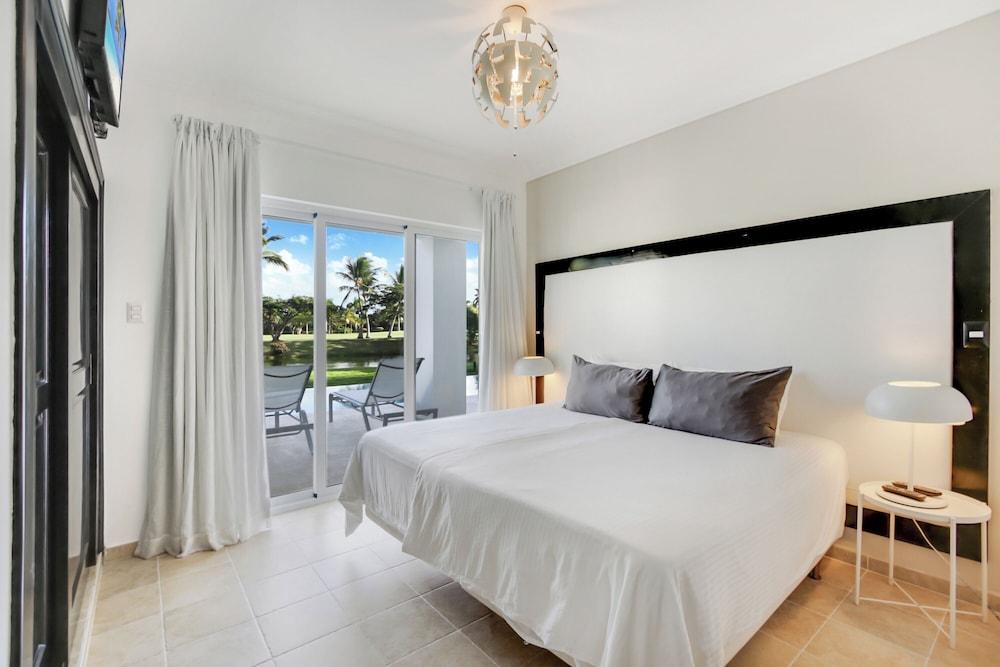 Lake View Cocotal Villa - Jacuzzi &Pool