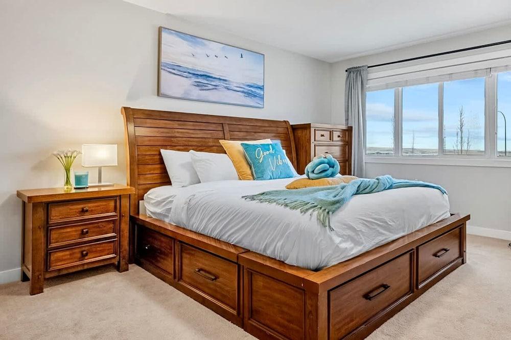 The Mask - 5BD - Movie Room - Kidfriendly